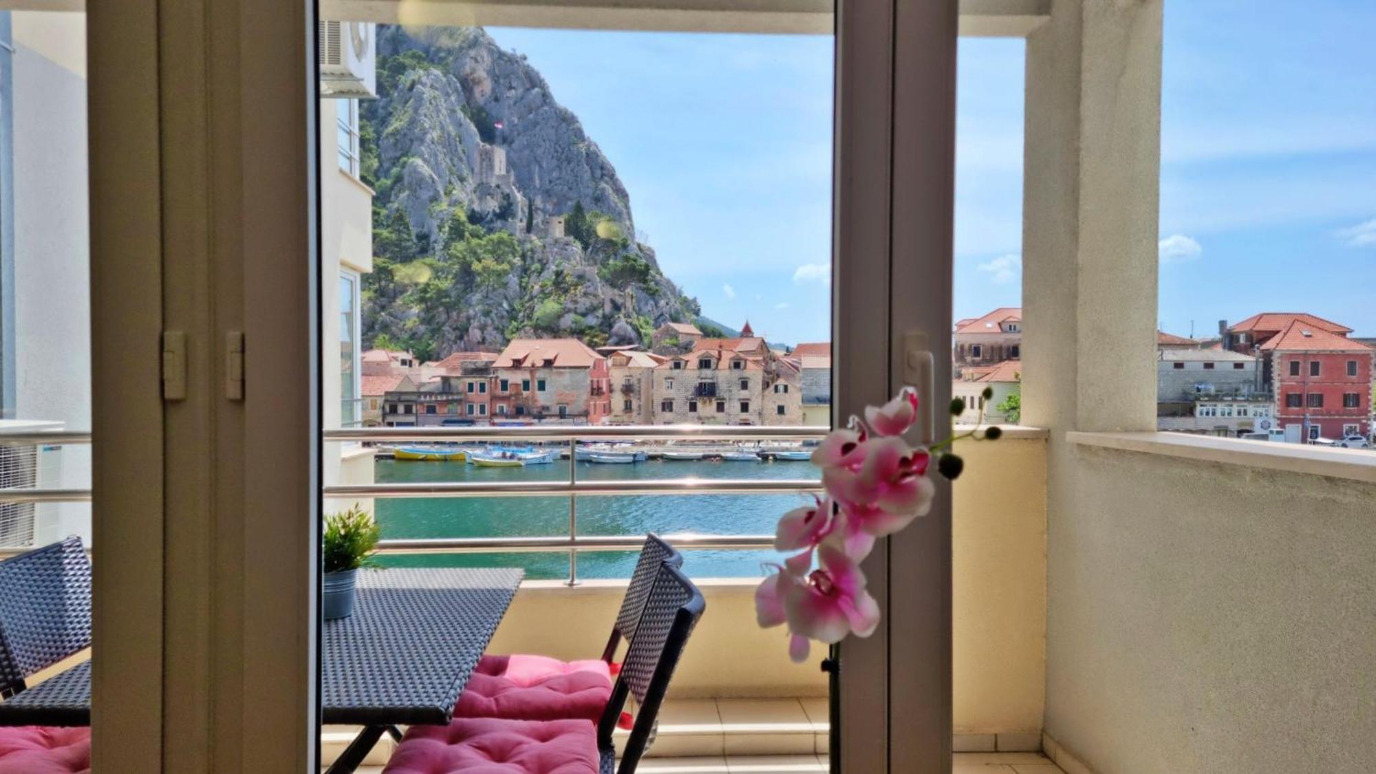 Mitra Zonata Blue Daire Omiš Dış mekan fotoğraf