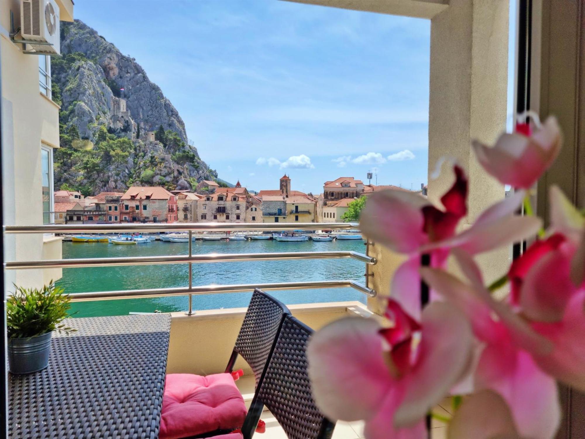 Mitra Zonata Blue Daire Omiš Dış mekan fotoğraf